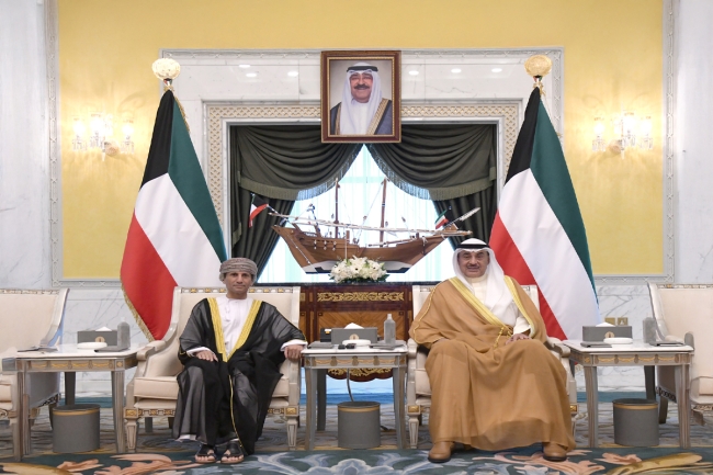 ولي العهد يستقبل ممثل الأمين العام للأمم المتحدة بالعراق
