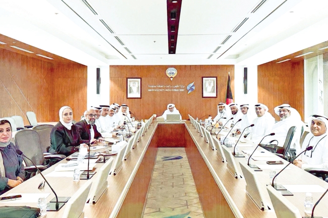 المخيزيم: إجراءات وقائية للحد من تأثيرات الوضع الإقليمي على الموارد الحيوية