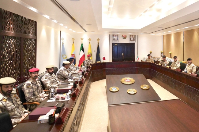 معاون رئيس الأركان وقائد الشرطة العسكرية القطري بحثا سبل التعاون