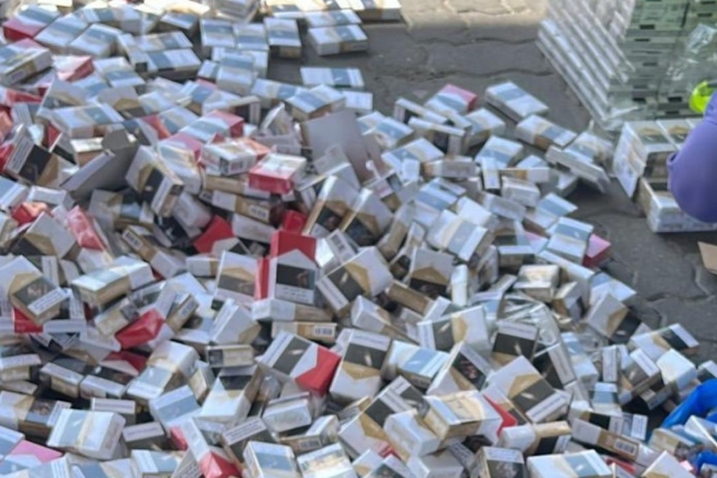 «الجمارك»: إحباط تهريب مايقارب 323 كرز سجائر في النويصيب