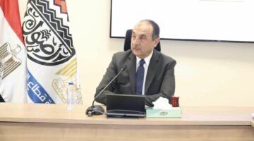 وزير قطاع الأعمال يبحث مع رؤساء الشركات القابضة مشروعات التطوير والشراكة