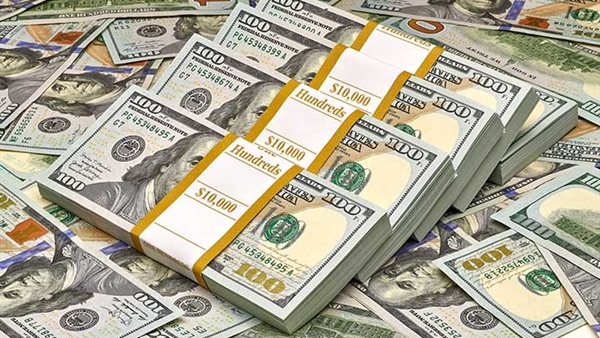 إيه اللي بيحصل في سوق صرف العملات.. ومصير الدولار في الأيام الجاية.. وحكاية أضخم مشروع إماراتي في الغردقة