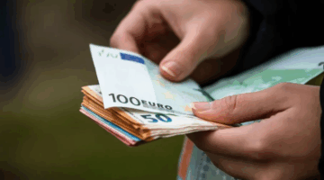 صناع السياسة في “المركزي الأوروبي” يحذرون من انخفاض التضخم أكثر من اللازم