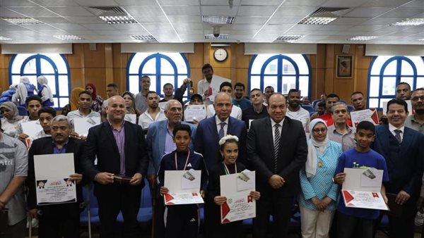 محافظ المنيا يكرم الأبطال الرياضيين الحاصلين على بطولات عالمية وعربية وأفريقية