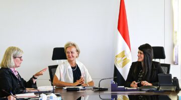 مصر تبحث إتمام إجراءات المرحلة الثانية من الآلية الأوروبية لمساندة الاقتصاد والموازنة