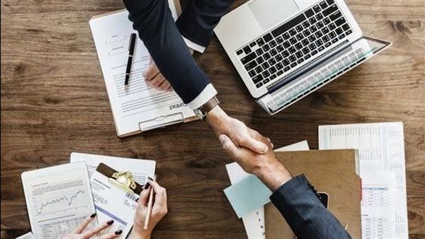 هل يحصل العميل على مزايا خاصة إذا كان يتعامل مع البنك منذ فترة طويلة؟