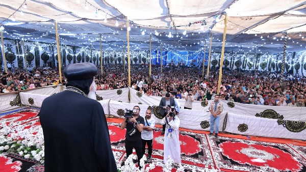 البابا تواضروس يُطلق سلسلة “حكايات الشجرة المغروسة” في اجتماع الأربعاء بالإسكندرية
