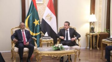 وزير الصحة يبحث مع نظيره الموريتاني سبل تعزيز التعاون في القطاع الصحي