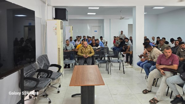 بدء اختبارات المتقدمين لشغل فرص عمل بالأردن في مجال صناعة الزجاج