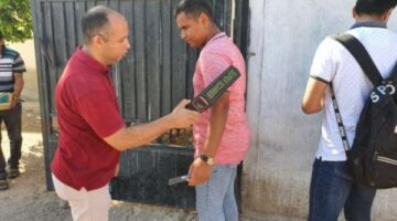 تفتيش الطلاب بالعصا الإلكترونية بمداخل لجان امتحانات الثانوية العامة لضبط وسائل الغش