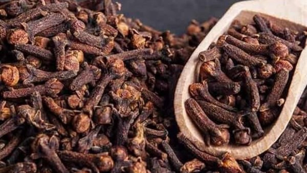 فوائد مذهلة.. ماذا يحدث لجسمك عند تناول القرنفل؟