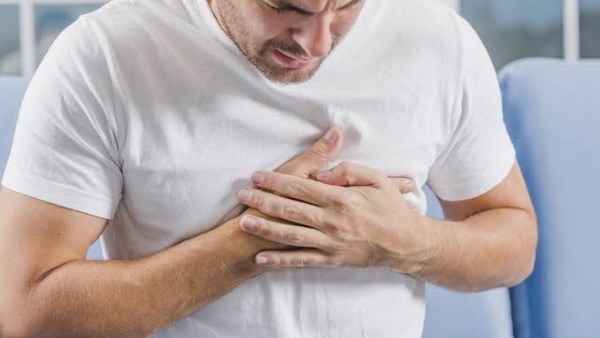 أسباب طبية ونفسية وراء سرعة ضربات القلب المفاجئة.. متى تستدعي القلق؟