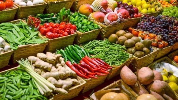 كيلو الطماطام بـ6.5 جنيه.. أسعار الخضروات والفاكهة في سوق العبور اليوم