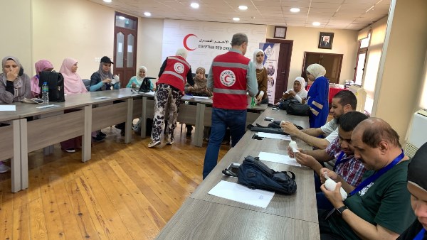 على طريقة برايل.. الهلال الأحمر المصري يمنح دورة إسعافات أولية لذوي الإعاقة البصرية