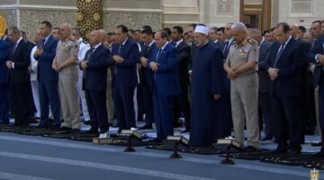 الرئيس السيسي يؤدى صلاة عيد الأضحى بـ العاصمة الإدارية .. بث مباشر