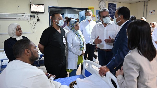 رئيس الوزراء يتفقد مستشفى وادي النطرون التخصصي