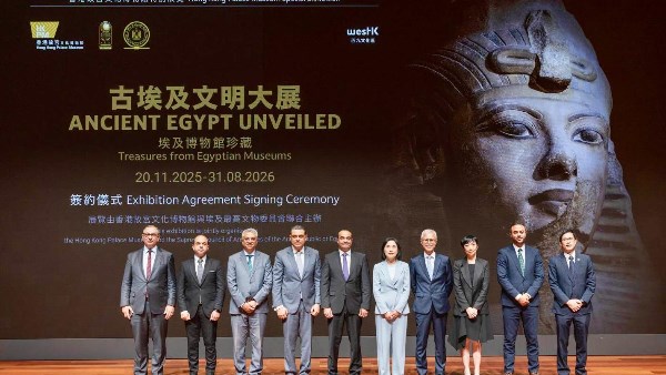 توقيع اتفاقية بين الأعلى للآثار ومتحف قصر هونج كونج لتنظيم معرض مصر القديمة
