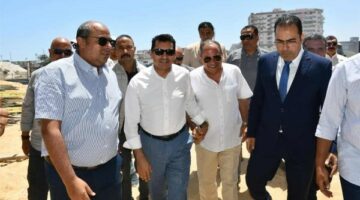وزير الرياضة ومحافظ بورسعيد يتفقدان استاد المصري الجديد