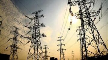 لا قطع للكهرباء.. والحكومة تدعو لترشيد الاستهلاك في أوقات الذروة