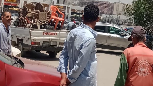 مرور ميداني مفاجئ لقطاع التفتيش على حي المعادي وغلق وتشميع عدد من المحال غير المرخصة