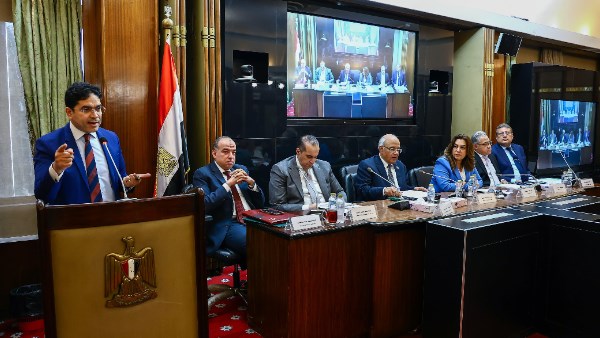 نسعي لتعزيز مساهمة القطاع الخاص في إدارة وتشغيل مشروعات البنية التحتية لمنظومة المخلفات
