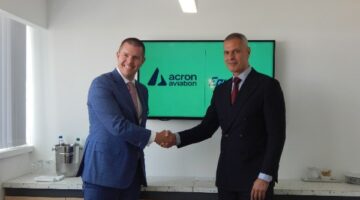مصر للطيران توسع شراكتها مع Acron Aviation لدعم أسطول طائراتها B737-MAX