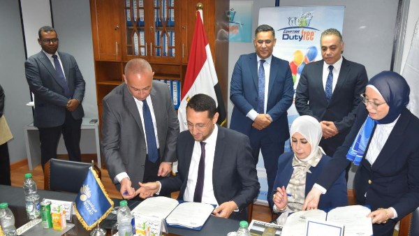 مصر للسياحة والأسواق الحرة توقع بروتوكول تعاون مع النيل للطيران.. صور
