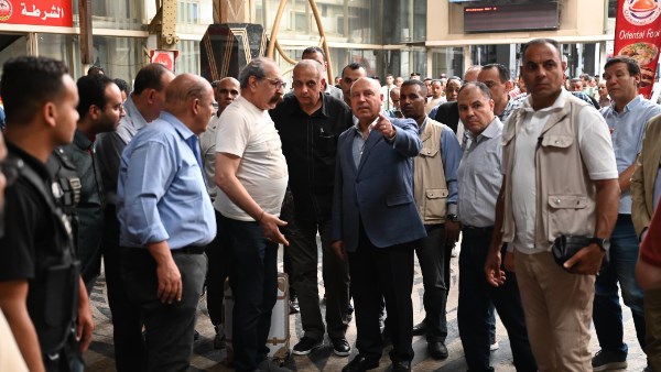 وزير النقل يشدد على نشر حملات توعية مجتمعية لمواجهة ظاهرة رشق القطارات بالحجارة
