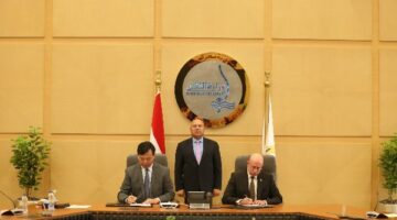 توقيع عقد بناء سفينتين جديدتين من سفن الصب الجاف العملاقة مع ترسانة هانتونج الصينية