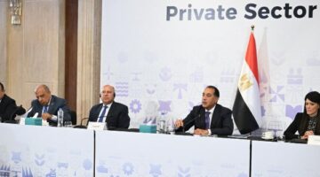 رئيس الوزراء يترأس مائدة مستديرة حول تعزيز تنافسية القطاع الخاص