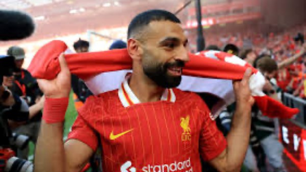 محمد صلاح يهنئ الأمة الإسلامية بعيد الأضحى