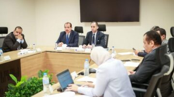 لجنة لتقييم أداء مديري ووكلاء المديريات تجري مقابلات للمرشحين للمناصب القيادية