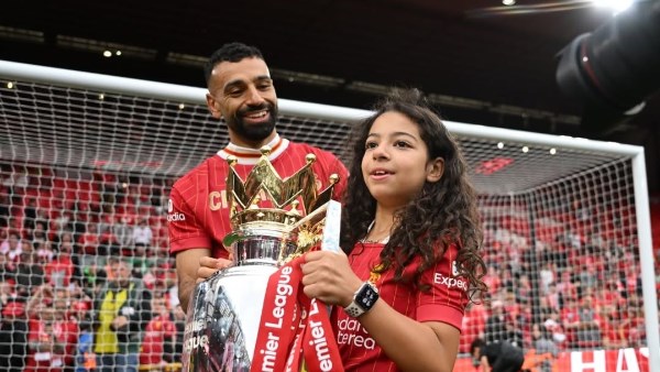 مع مكة وكيان .. محمد صلاح يحتفل بالتتويج بالدوري الإنجليزي