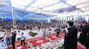 الآلاف من أهالي منطقة العصافرة يستقبلون البابا تواضروس .. صور