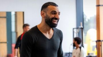 محمد صلاح يخطف الأنظار بلياقته البدنية في أحدث ظهور