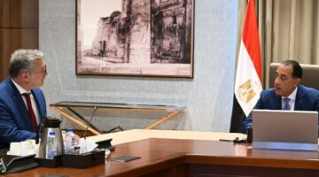 رئيس الوزراء يلتقى وزير البترول والثروة المعدنية لمتابعة ملفات العمل