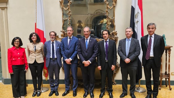 وزير الاتصالات يعقد لقاءات مع مسؤولى شركات ومؤسسات إيطالية لجذب استثمارات فى مجالات التعهيد