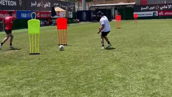 أحمد عبد القادر يؤدي تدريبات تأهليه منفردا في الأهلي