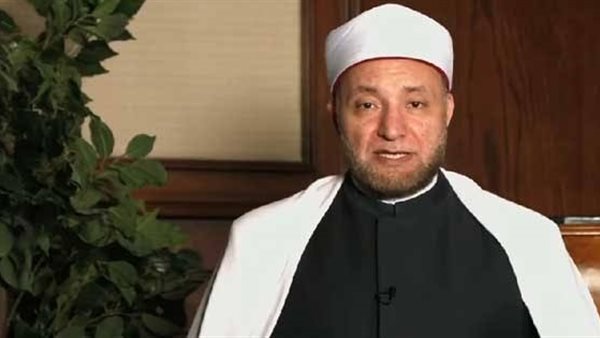 الإشباع العاطفي حق أصيل للزوجة.. وكلمة طيبة تقي الأسرة من الانهيار