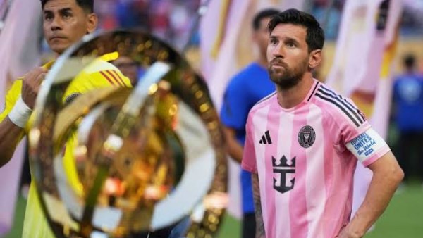 ميسي كان بيتفرج في الشوط الأول أمام الأهلي.. وإصابة عاشور نقطة تحول
