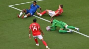 لقاء متوقف وتعليق ناري من فايق| ماذا يحدث في قمة بنفيكا وتشيلسي بكأس العالم للأندية