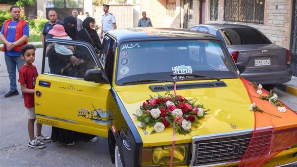 بحضور محافظ الإسكندرية.. مصر أكتوبر يسلم تاكسي جديدا للسائق المتضرر من السيول