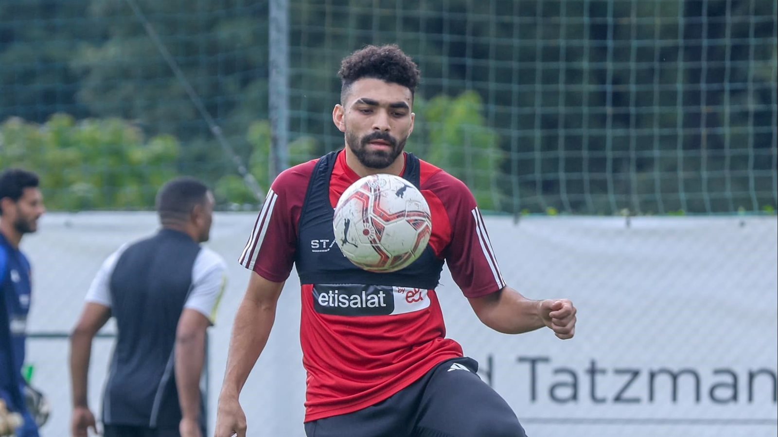 الأهلي يوافق مبدئيًا على انتقال خالد عبد الفتاح إلى زد
