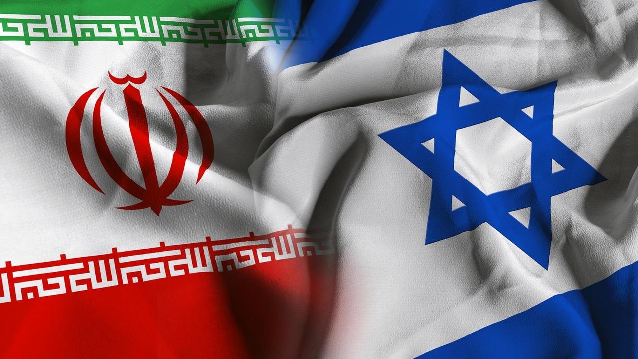 “أسوشيتيد برس”: تصاعد التوتر بين إسرائيل وإيران يهدد برفع الضغوط على الأسعار العالمية