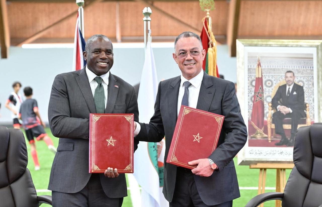 ✓ المغرب وبريطانيا يوقعان مذكرة تفاهم لدعم تنظيم مونديال 2030