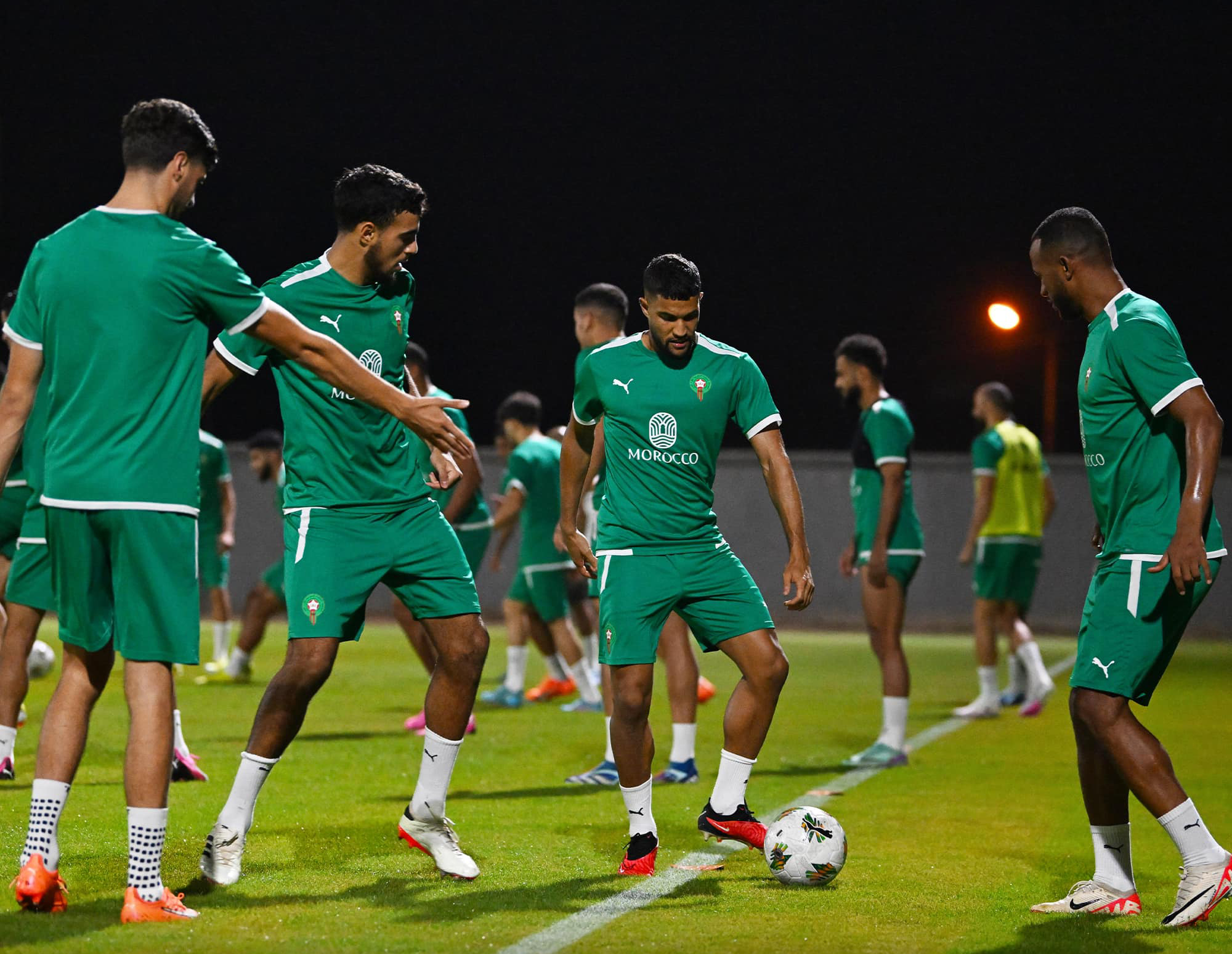✓ توافد لاعبي المنتخب المغربي على معسكر المعمورة استعدادا لتونس والبنين