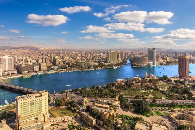 «فاينانشيال تايمز»: 6 شركات مصرية بين الأسرع نموًا في أفريقيا