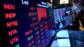 تراجع أغلب مؤشرات الأسهم الأمريكية.. لتسجل خسائر أسبوعية بنحو 2%