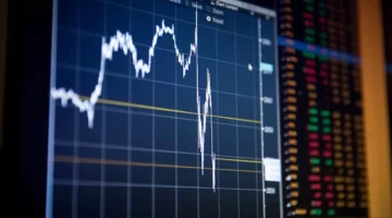 النشاط الاقتصادي العالمي يواصل النمو رغم التوترات الاقتصادية وصراع الشرق الأوسط