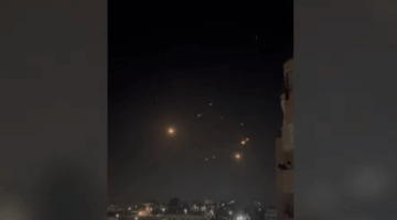 سقوط صواريخ إيرانية في حيفا يخلف إصابات وأضرارًا مادية